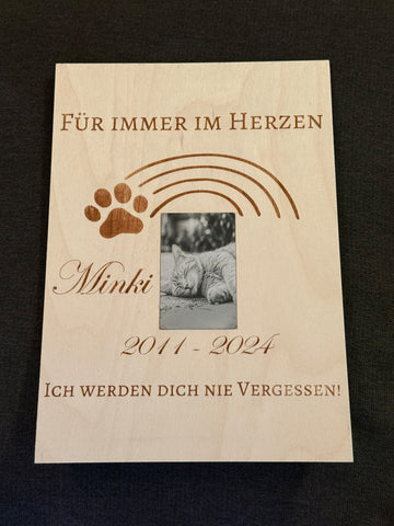 Personalisierte Gedenktafel für Haustiere mit Regenbogen, Name, Datum & Gravur