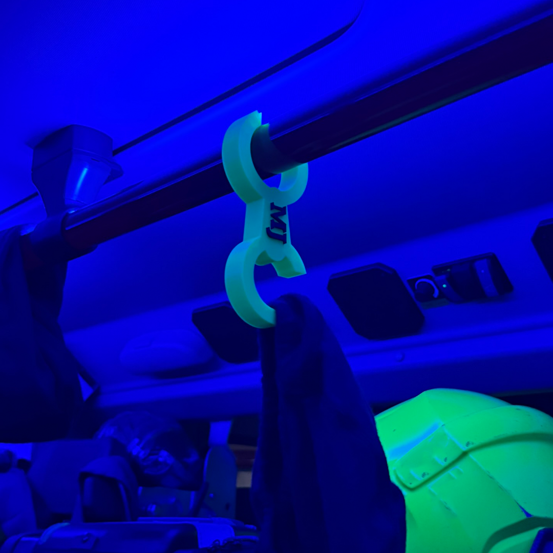 Fluoreszierender Maskenhaken für das HLF, praktisch, sichtbar und personalisierbar