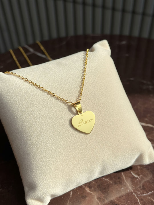 Goldfarbene Herzkette mit Gravur - personalisiert mit Name Datum oder Symbol
