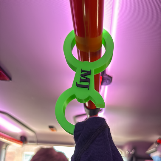 Fluoreszierender Maskenhaken für das HLF, praktisch, sichtbar und personalisierbar