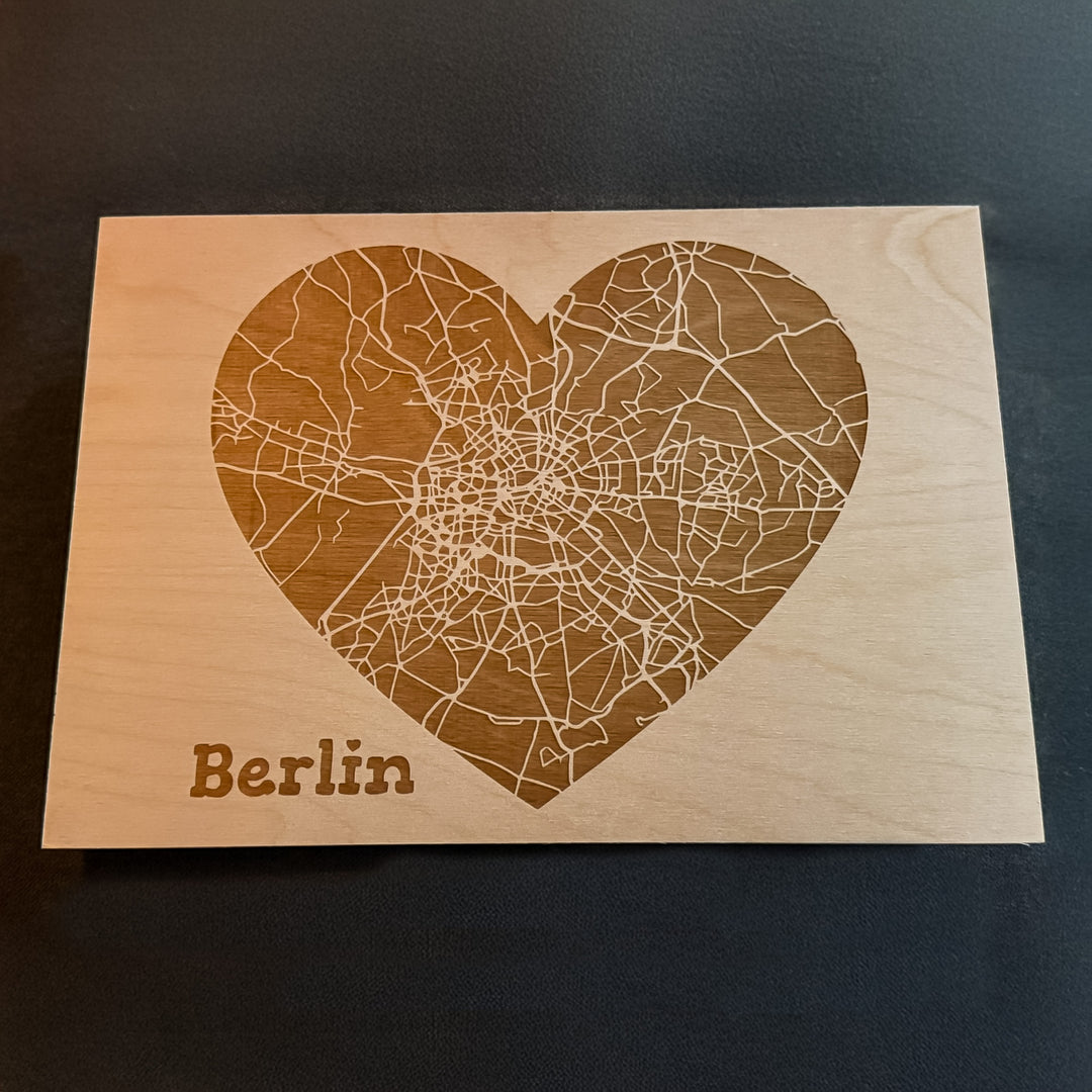 ❤️ Herz-Stadtkarte aus Holz (DIN A4, personalisierbar) – Dein Wunschort!