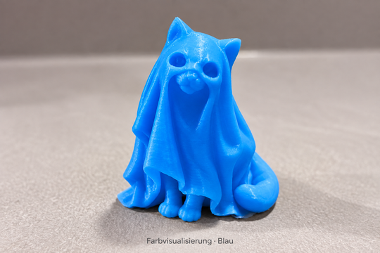 Digitale Farbvisualisierung in Blau: Sitzende Geisterkatze. Die Aufnahme zeigt die Farbe bei Licht, keinen blauen Leuchteffekt.