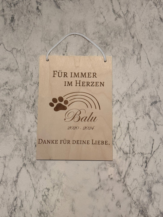 Gedenktafel Hund mit Regenbogen und Gravur