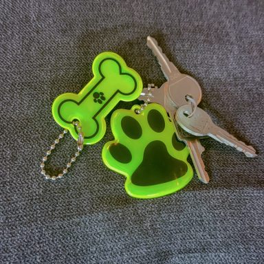 Neon Reflektor Anhänger Set für Hundehalsband, Pfote & Knochen Form, Sicherheitsanhänger für Hunde und Halter, sichtbar im Dunkeln