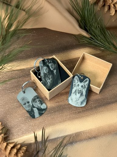 DogTags mit Foto, verpackt in Holzkiste – Geschenkidee